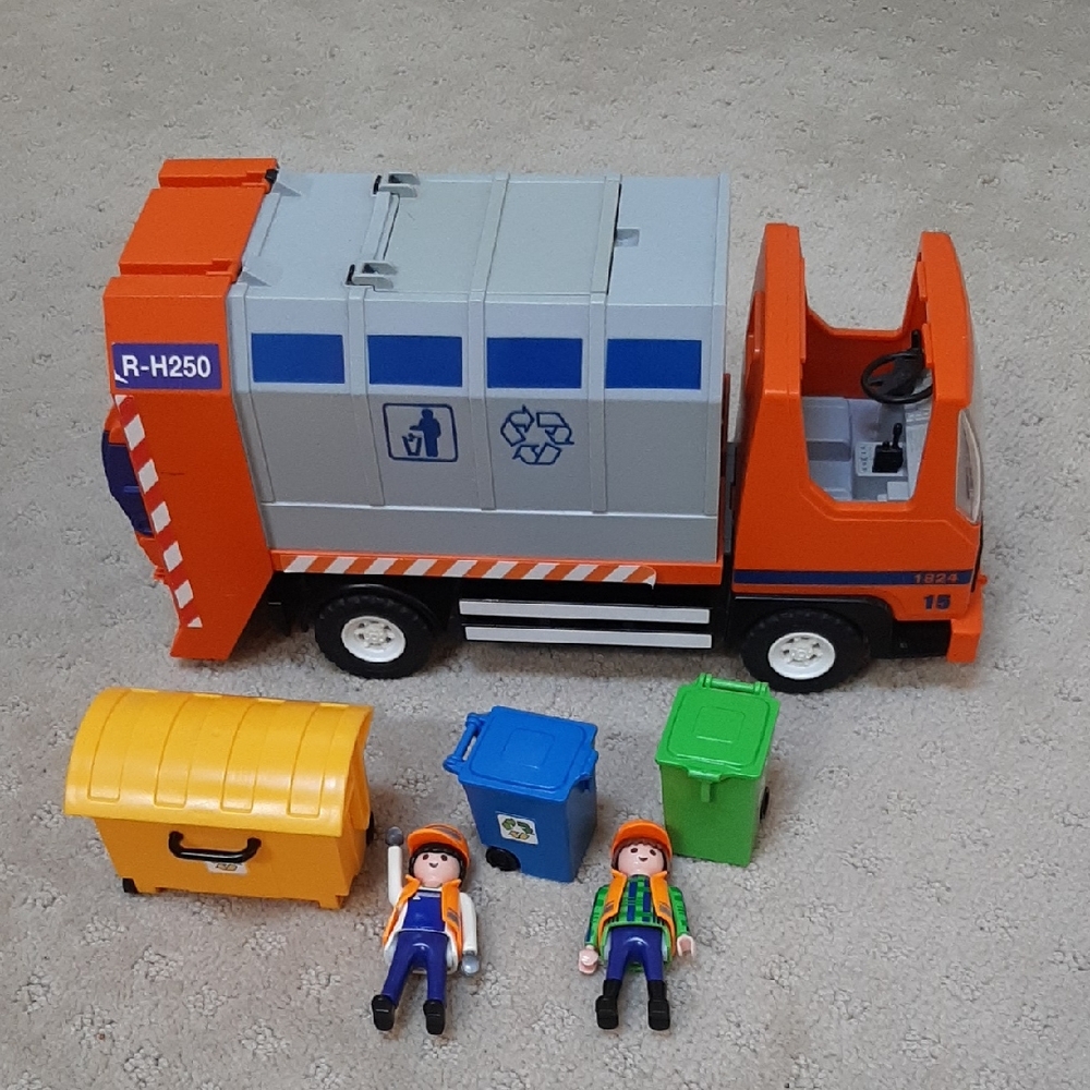 Playmobil Garbage Truck 4418 with Figures And Bins